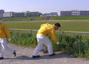 荒川土手掃除写真